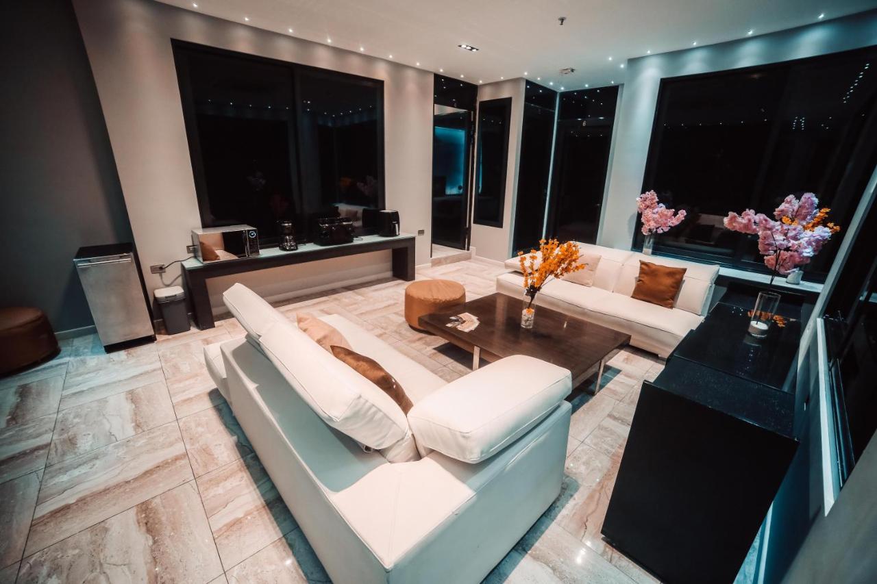 1Million Luxury Suites Medellín Extérieur photo