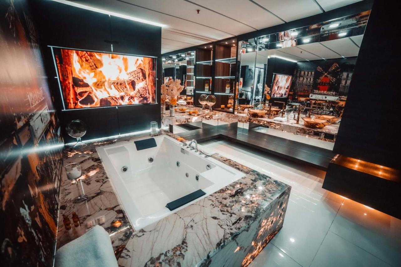 1Million Luxury Suites Medellín Extérieur photo