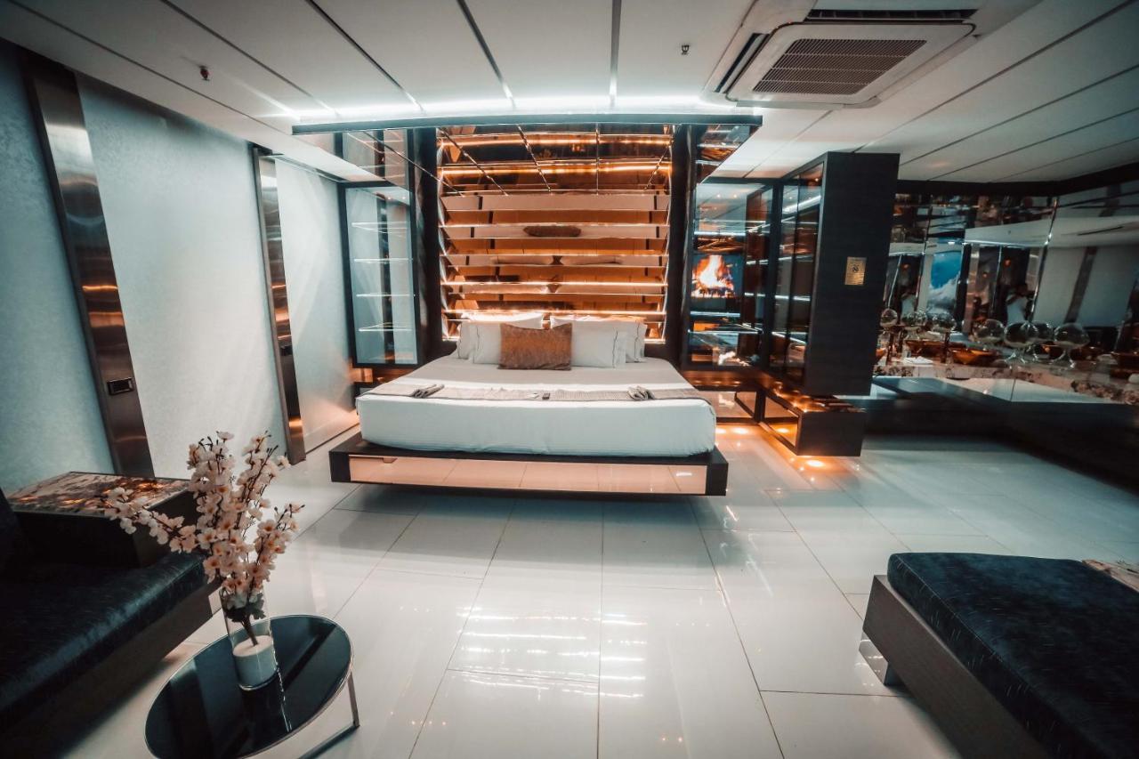 1Million Luxury Suites Medellín Extérieur photo