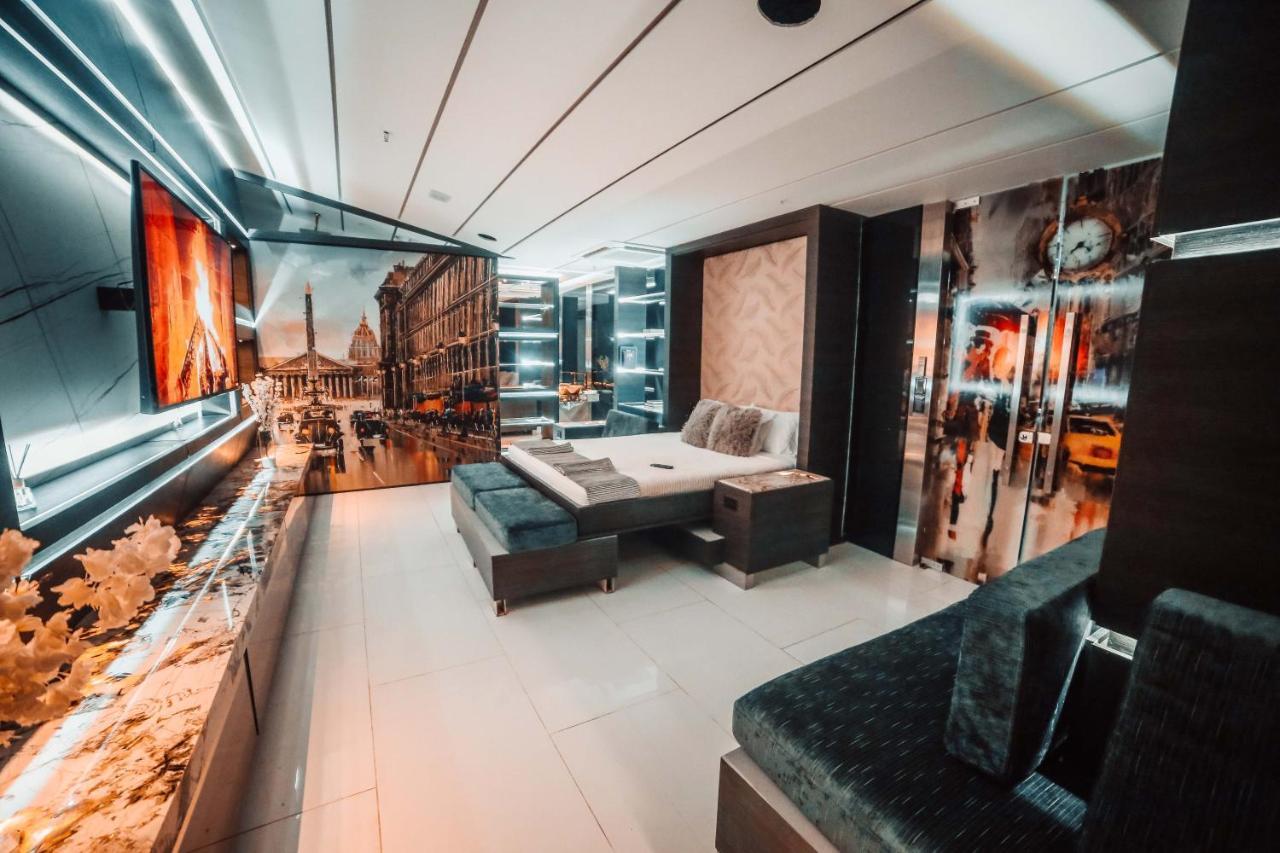 1Million Luxury Suites Medellín Extérieur photo