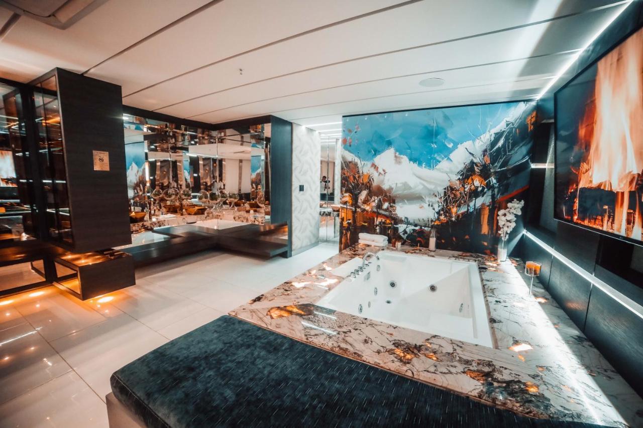 1Million Luxury Suites Medellín Extérieur photo