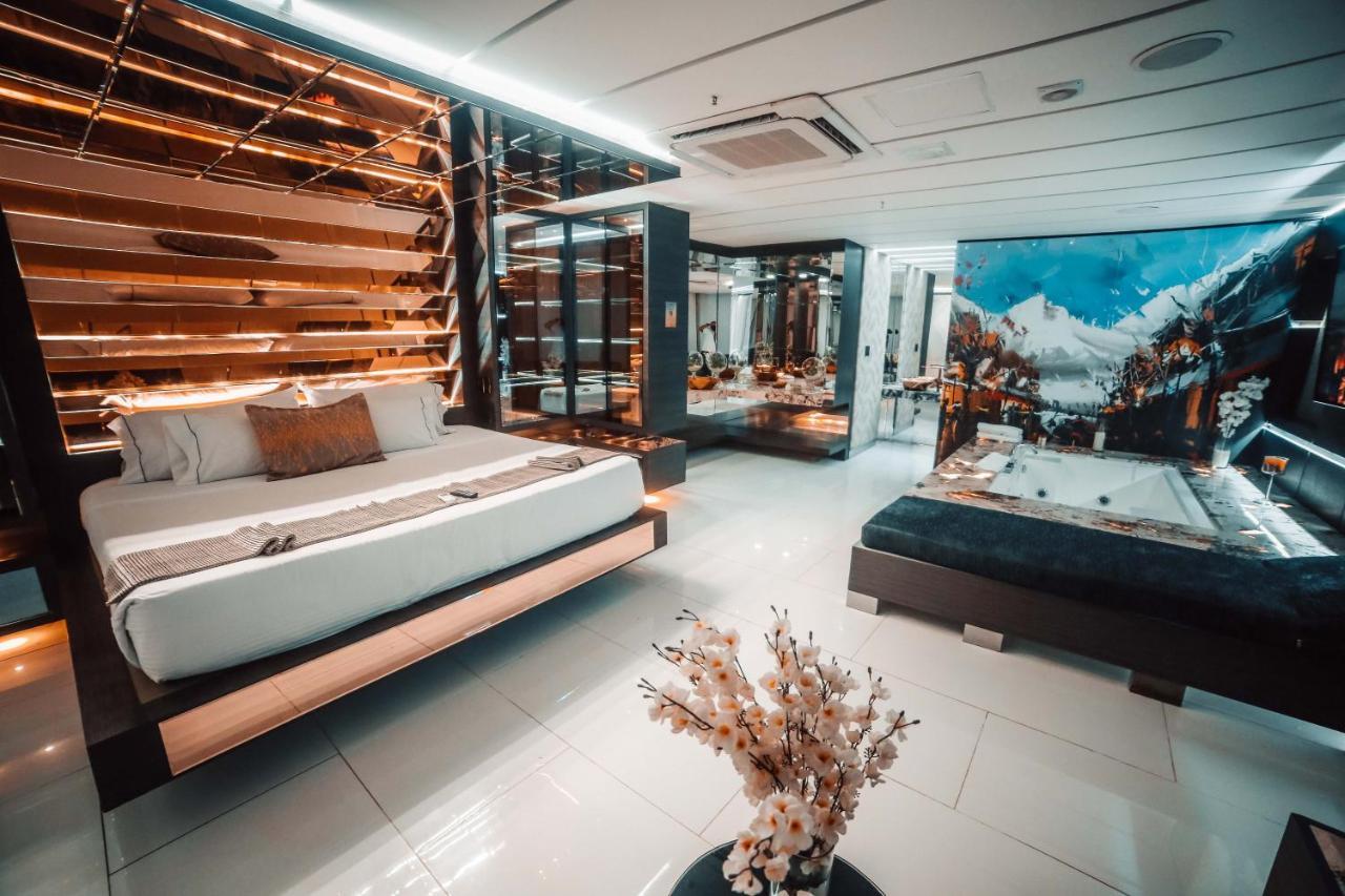 1Million Luxury Suites Medellín Extérieur photo
