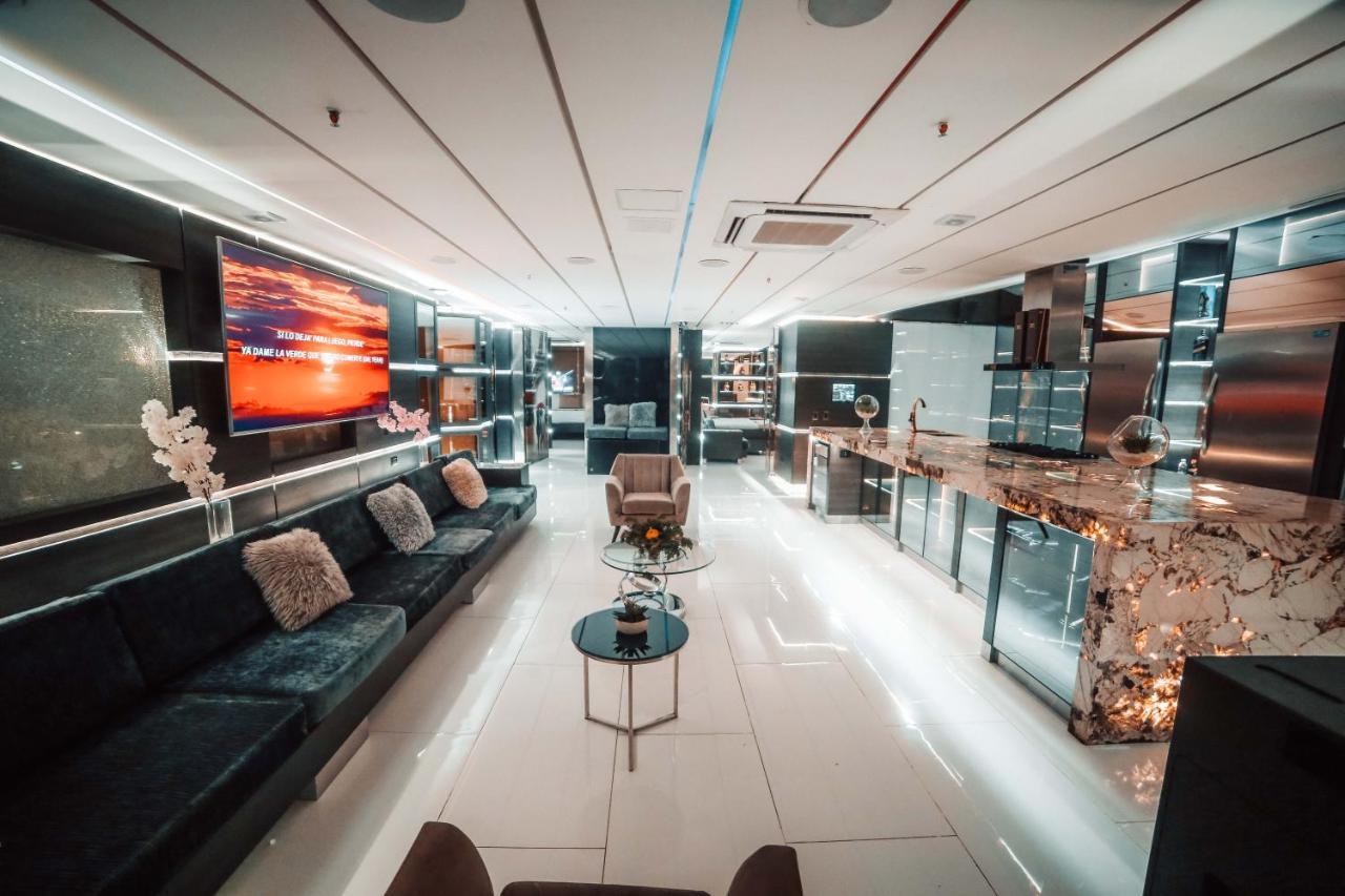 1Million Luxury Suites Medellín Extérieur photo