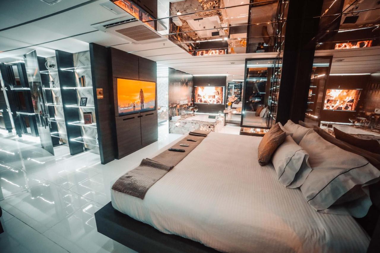 1Million Luxury Suites Medellín Extérieur photo