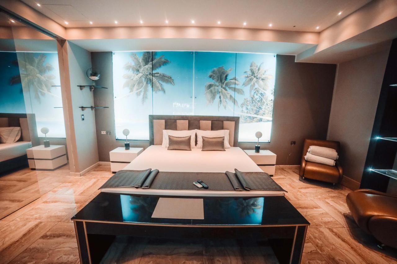 1Million Luxury Suites Medellín Extérieur photo