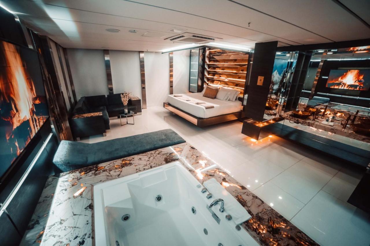 1Million Luxury Suites Medellín Extérieur photo