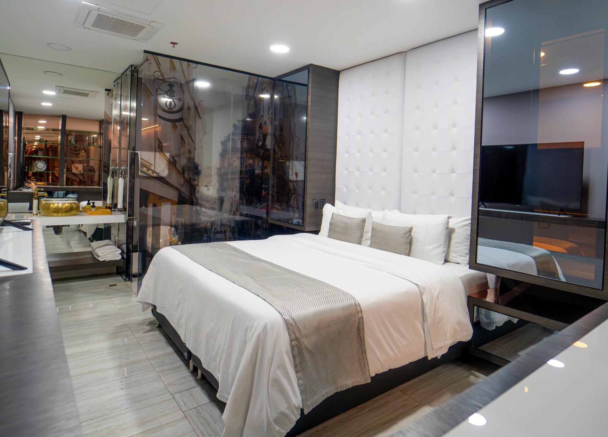 1Million Luxury Suites Medellín Extérieur photo