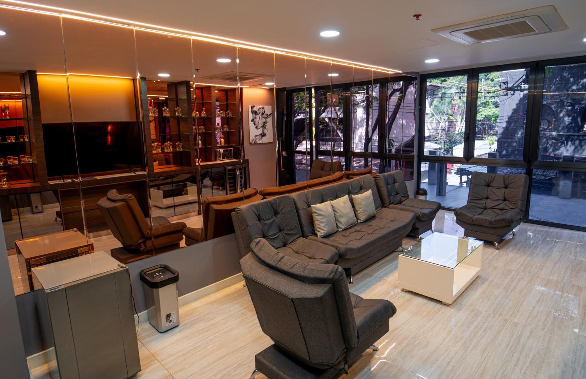 1Million Luxury Suites Medellín Extérieur photo